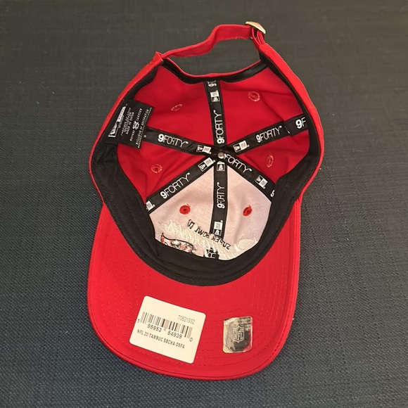 New Era Women’s Red Buccaneers hat (adjustable) - Picture 3 of 5